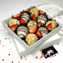 Клубника в белом шоколаде микс 9 ягод